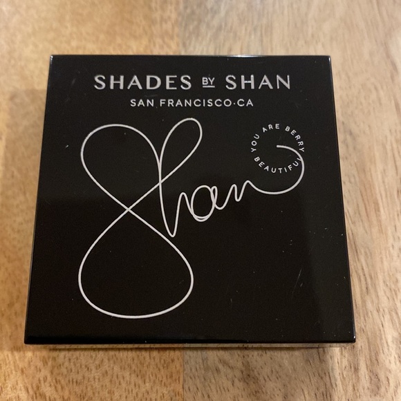 SHADES BY SHAN | matte finish bronzer in latte - Picture 2 of 3